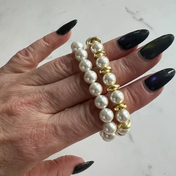 Shell Pearl Stretch Bracelets Set of 2 - Picture 2 of 9